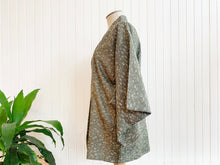Load image into Gallery viewer, New Arrival ! Vintage Haori/Kimono Green Floral 1980s
