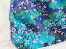 Load image into Gallery viewer, Handmade Japanese Knot bag - Green Floral *Size S*

