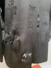 Load image into Gallery viewer, Vintage Haori/Kimono Floral 1970s
