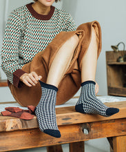 Load image into Gallery viewer, Loose Cuff Cotton Socks | Houndstooth