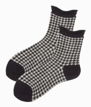 Load image into Gallery viewer, Loose Cuff Cotton Socks | Houndstooth