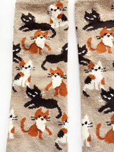 Load image into Gallery viewer, Japanese Tabi Socks | Cats (Wool)