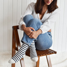 Charger l'image dans la galerie, Chaussettes Crew | Laine | Rayures blanches
