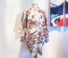 Charger l&#39;image dans la galerie, Haori/Kimono Vintage beige fleuri 1960s

