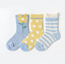 Load image into Gallery viewer, 3 Pack Kids&#39; Socks | Cotton | Blue Flower

