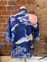 Charger l&#39;image dans la galerie, Chemise Kimono - Grues avec des fleurs | Kimono Anime
