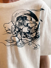 Charger l&#39;image dans la galerie, T-shirt brodé Raijin et Fujin (blanc)
