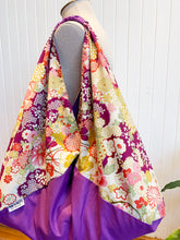Load image into Gallery viewer, *Handmade* Origami bag | Market bag | Chrysanthemum (Purple)

