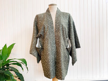 Load image into Gallery viewer, New Arrival ! Vintage Haori/Kimono Green Floral 1980s
