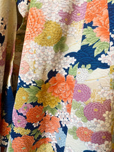 Charger l&#39;image dans la galerie, Kimono Vintage 60s Floral 
