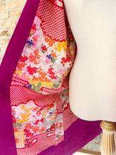Load image into Gallery viewer, Vintage Haori/Kimono Fuchsia Floral 1970s
