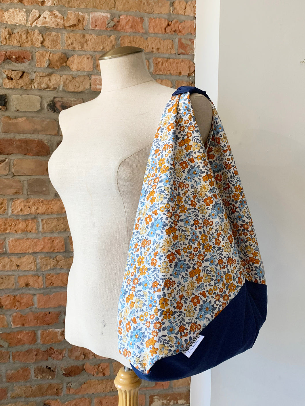 *Handmade* Origami bag | Market bag | Floral (Navy Blue)