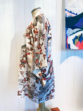 Load image into Gallery viewer, Vintage Haori/Kimono Beige Floral 1960s
