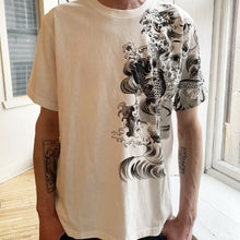 Charger l&#39;image dans la galerie, T-shirt imprimé Poisson koi (blanc)
