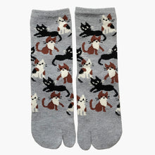 Load image into Gallery viewer, Japanese Tabi Socks | Cats (Wool)
